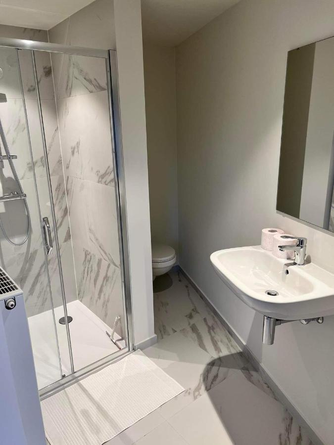 Prachtige Kamer In Centrum Brugge Met Badkamer ! Bagian luar foto