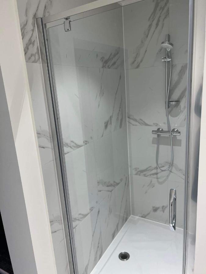 Prachtige Kamer In Centrum Brugge Met Badkamer ! Bagian luar foto
