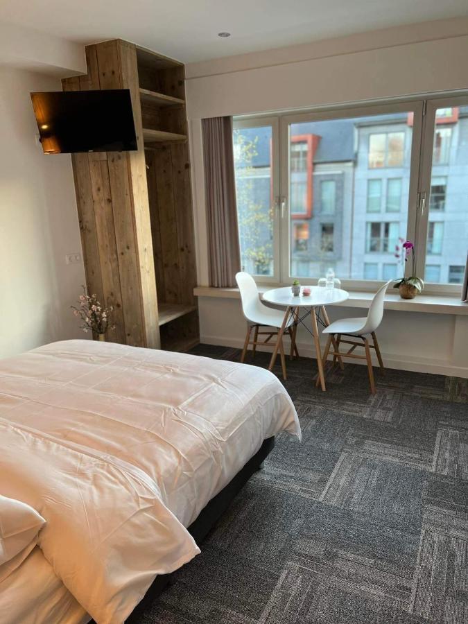 Prachtige Kamer In Centrum Brugge Met Badkamer ! Bagian luar foto