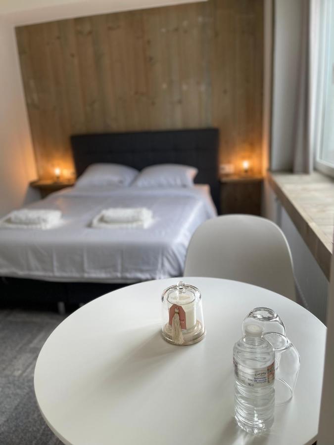 Prachtige Kamer In Centrum Brugge Met Badkamer ! Bagian luar foto