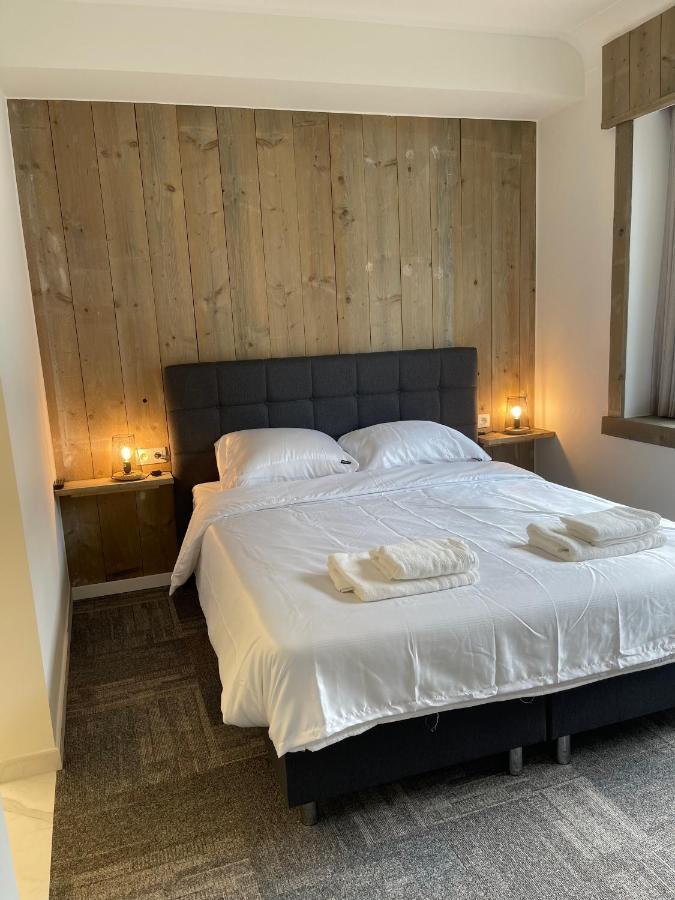 Prachtige Kamer In Centrum Brugge Met Badkamer ! Bagian luar foto