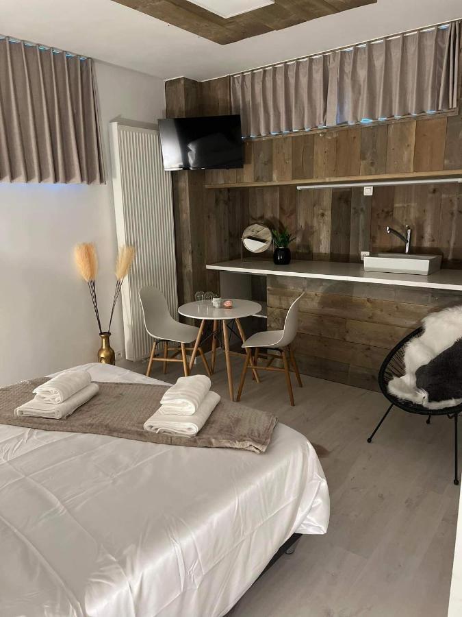 Prachtige Kamer In Centrum Brugge Met Badkamer ! Bagian luar foto