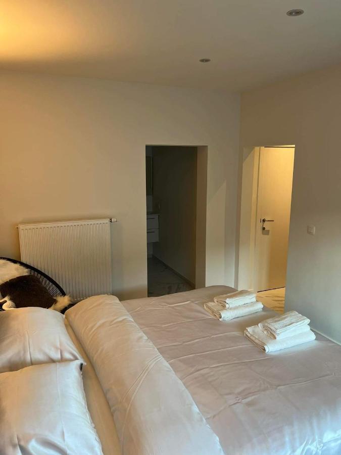 Prachtige Kamer In Centrum Brugge Met Badkamer ! Bagian luar foto