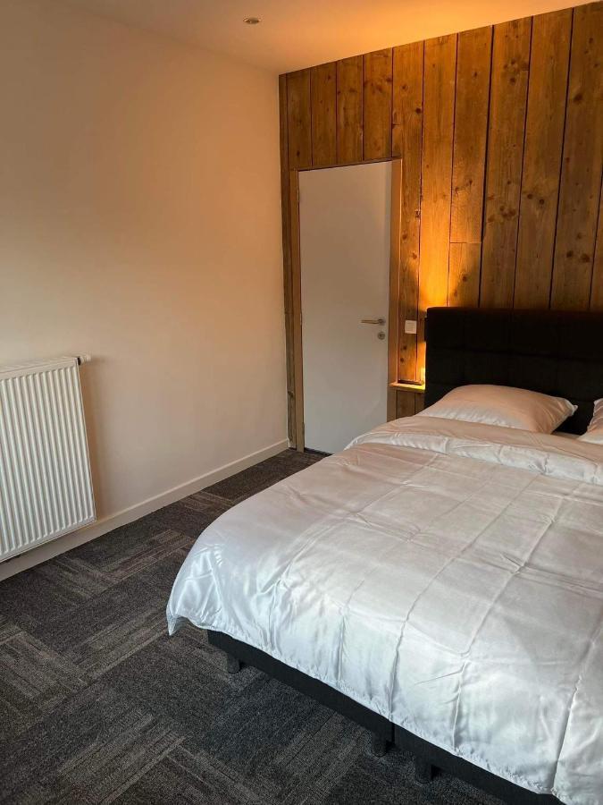 Prachtige Kamer In Centrum Brugge Met Badkamer ! Bagian luar foto