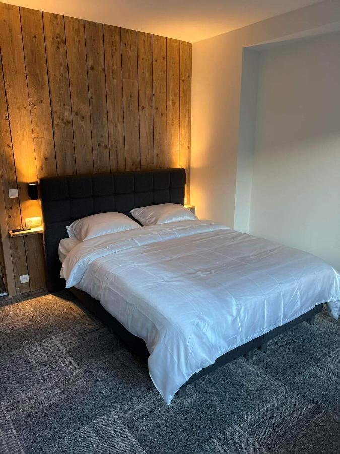 Prachtige Kamer In Centrum Brugge Met Badkamer ! Bagian luar foto