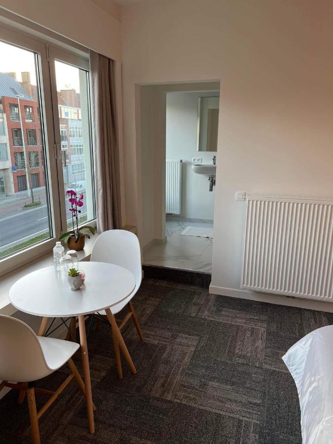 Prachtige Kamer In Centrum Brugge Met Badkamer ! Bagian luar foto